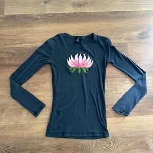 Y2K Lucky Brand Black Long Sleeve Top with Embroidered Pink Lotus Motif Size M